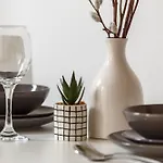 Modern Centre In Apartment *