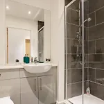 Modern Centre In Apartment Bradford (West Yorkshire)
