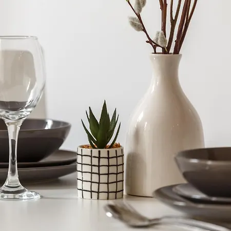 Modern Centre In 아파트 *