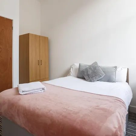 Modern Centre In * 브래드퍼드