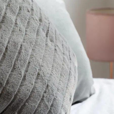 Modern Centre In * 브래드퍼드