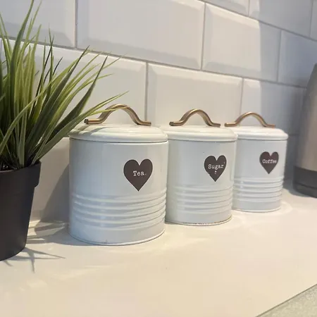 Modern Centre In * 브래드퍼드