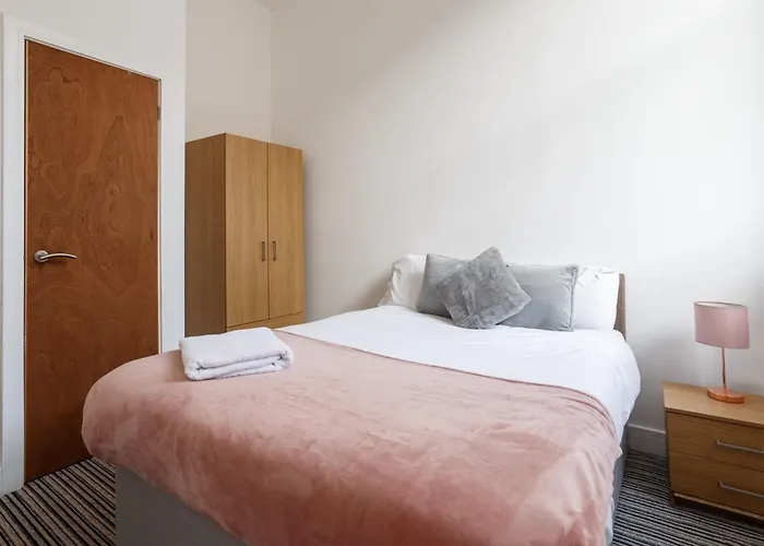 Modern Centre In * Bradford (West Yorkshire)